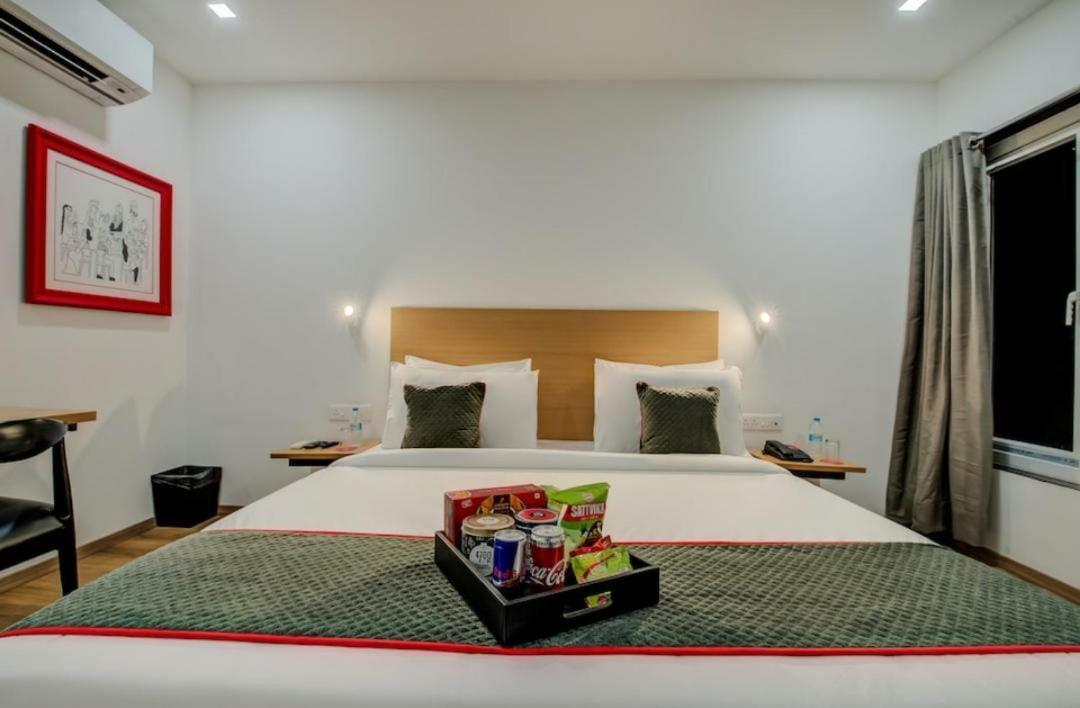 Hotel Town Plaza Pune Eksteriør billede