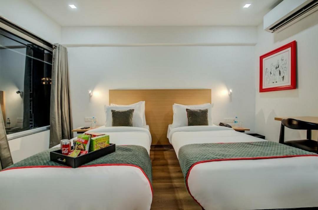Hotel Town Plaza Pune Eksteriør billede