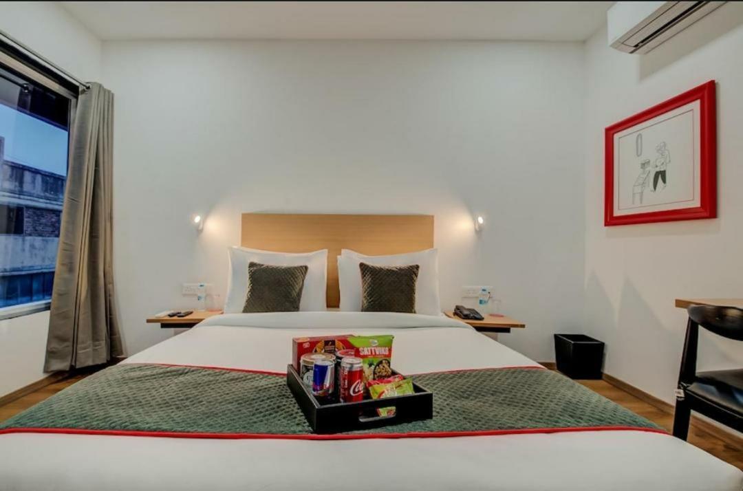 Hotel Town Plaza Pune Eksteriør billede